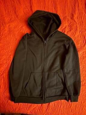 Blank black hoodie - no tags